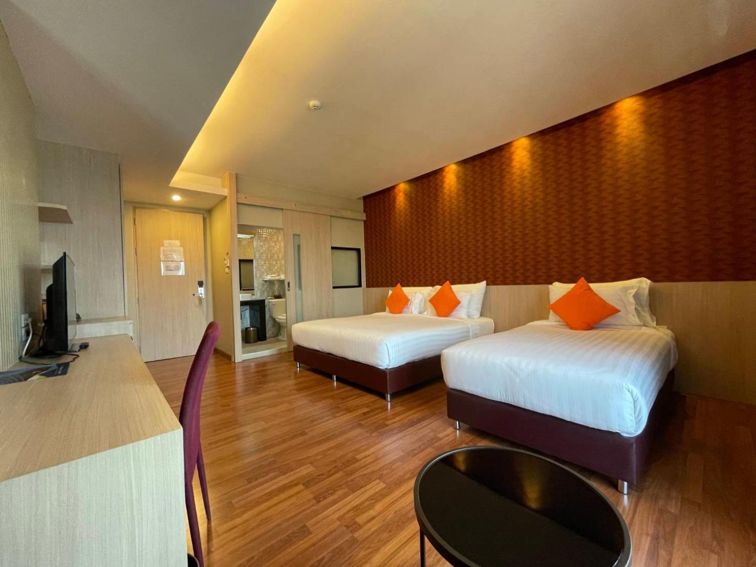 Tonaoi Grand Hotel Hat Yai Exteriör bild